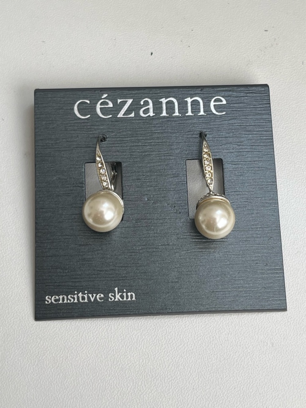 NWT cezanne earrings faux pearl dangles formal classy